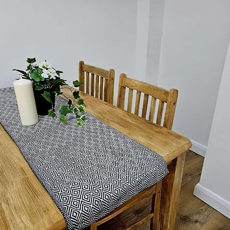 Wonderful Apartment In Wembley Londres Exterior foto